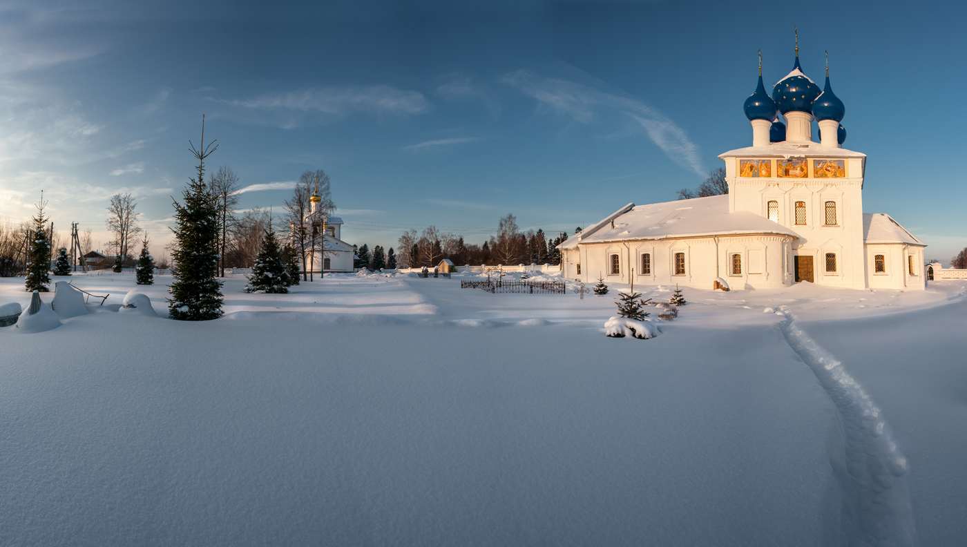 Сельская Церковь зимой